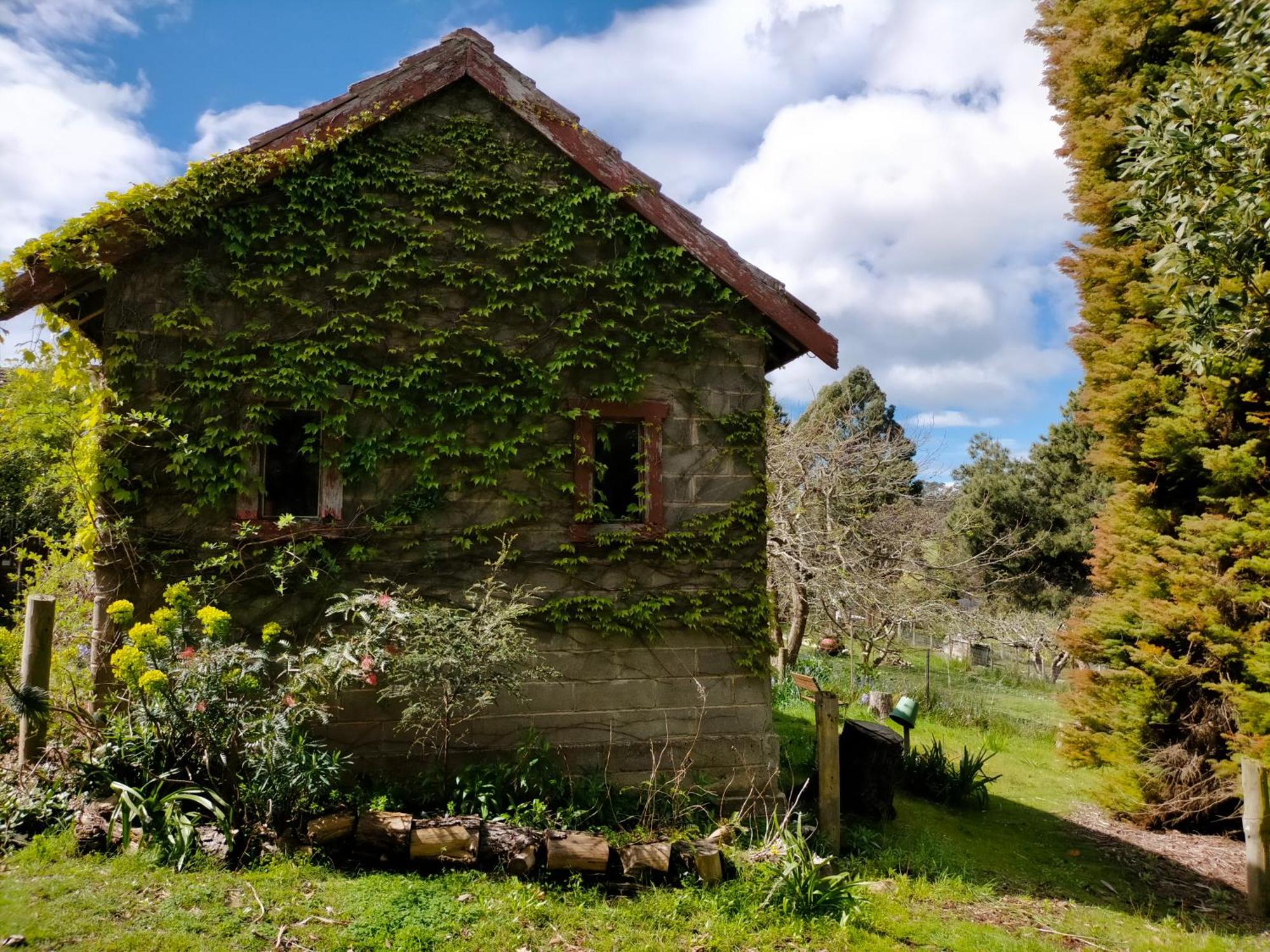 Hideaway Farmlet Romantic Cottage With Miniature Goats Penguin Exterior photo